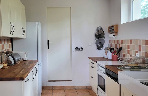 La Salvetat-Peyrales Casa | Hermosa casa de piedra con piscina climatizada 9m x4,5m