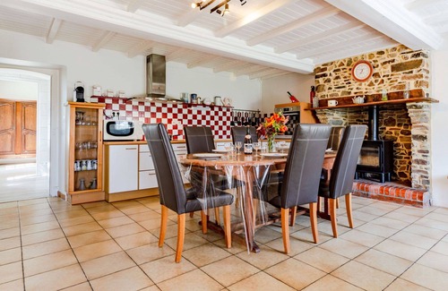 Cote Ouest Centre Manche Villa | Acogedor apartamento en villa con WIFI, TV, terraza, mascotas permitida y aparcamiento