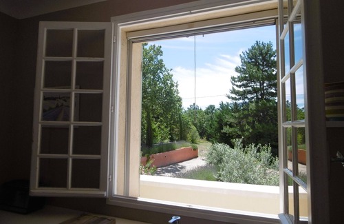 Saint-Saturnin-les-Apt Cabaña | muy bonita casa llena 4à7pers pie, con piscina San Saturnino d'Apt