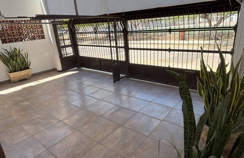Hermosillo Casa | ¡Hermosa casa completa con 3 recámaras y 2 baños! — Emitimos factura.