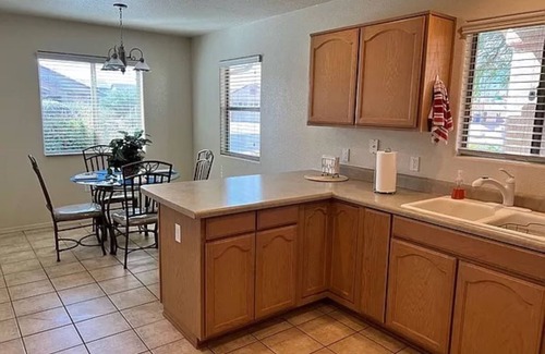 Sierra Vista Casa | Beautiful! Fully Furnished w/ Rec Ctr Pools, Jacuzzi, Fitness Room