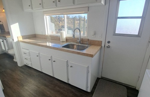 Coulterville Casa | Beautiful Fully Remodeled 2-bedroom Home with WiFi, AC and a Serene Lake View!