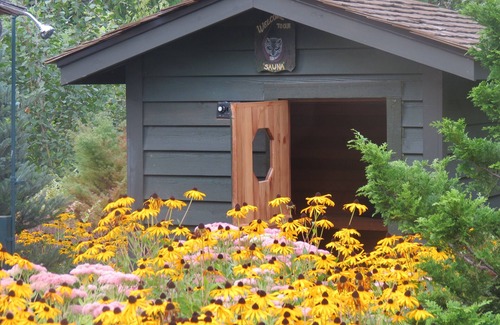 Castle Rock Casa | Beautiful Gardens, Outdoor Shower, Hot Tub, Steam Sauna, Cold plunge pool.