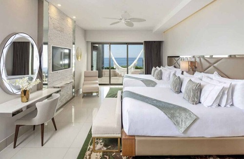 San José del Cabo Complejo | Beautiful Garza Blanca, oceanfront suite available 12-31-23 through 01-07-2024.