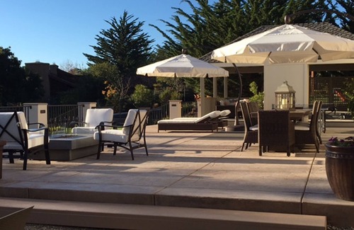Rancho Rio Vista Casa | Hermoso acre Gated carmel Estate completamente ajardinado con zona de juegos y bañera de hidromasaje