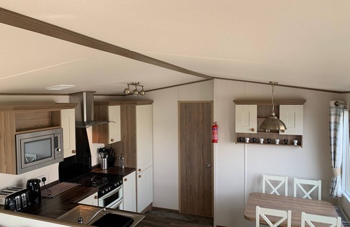 Tiddington Cabina | The Bard's Retreat - Dos Habitaciones , Capacidad 4