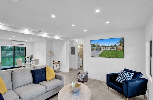 Middle River Terrace Casa | Beautiful Golden palace house, 2 bdrs