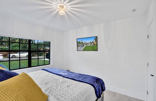 Middle River Terrace Casa | Beautiful Golden palace house, 2 bdrs