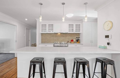 Golden Point Casa | Beautiful Golden Point Home - Style&Sophistication