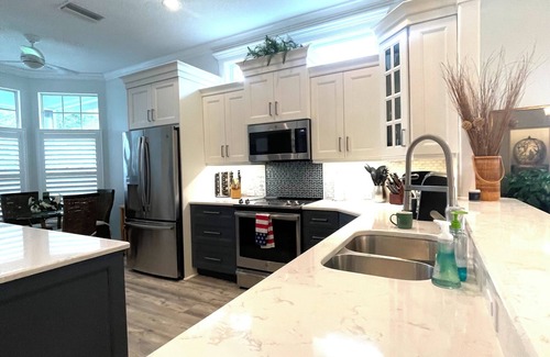 Venice Casa | Beautiful golf course house in gated Venice golf country club