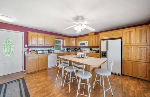 Grove Casa | Beautiful Grand Lake House with private dock and big views!
