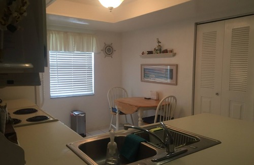 East Lake Woodlands Condominio | Hermoso piso en planta baja.