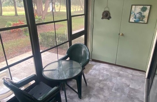 East Lake Woodlands Condominio | Hermoso piso en planta baja.