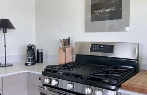 Bozeman Condominio | Beautiful guest apartment with breathtaking views of the Bridger Mountains