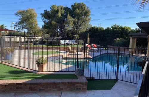 Glendale Casa | Hermosa casa de huéspedes en las proximidades de béisbol y restaurantes
