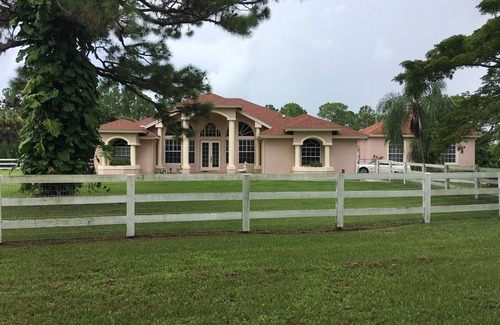Loxahatchee Cabaña | Hermosa casa de huéspedes en la granja de caballos Wellington Equestrian Festival