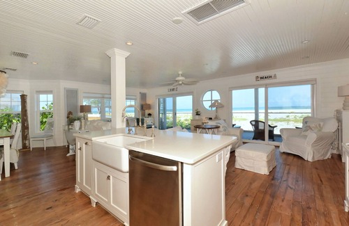 Anna Maria Casa | Hermosa casa frente al mar con carrito de golf y bicicletas - Halcyon House