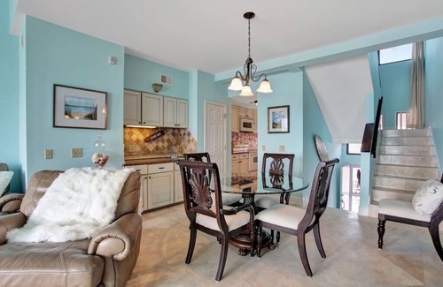 Pensacola Beach Condominio | ¡Toques de diseñador en todo este hermoso condominio!