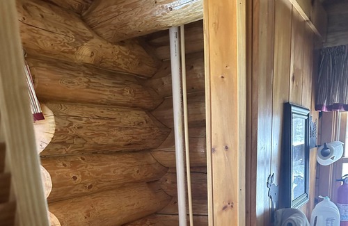 Masardis Cabina | Beautiful handcrafted log cabins located on the Aroostook river