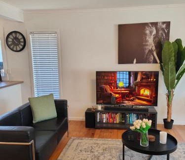 Bishopdale Casa | Beautiful haven near airport!