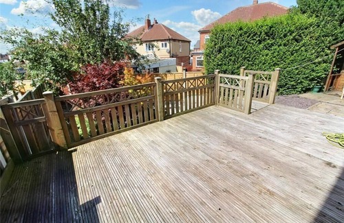 Chapeltown Apartamento | Beautiful Hawkhill 3 bed sleeps 5 Parking & Garden