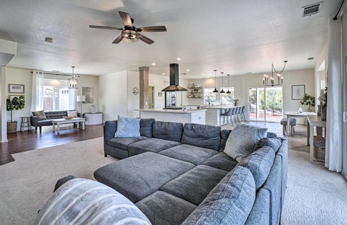 Hemet Casa | Beautiful Hemet Home Large Patio and Mtn Views!