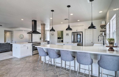 Hemet Casa | Beautiful Hemet Home Large Patio and Mtn Views!