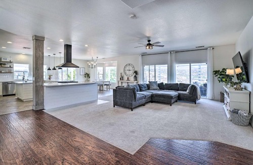 Hemet Casa | Beautiful Hemet Home Large Patio and Mtn Views!