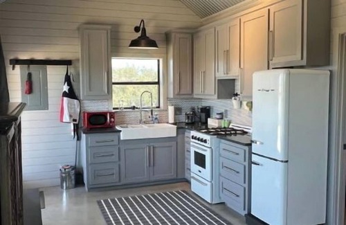 Wimberley Cabaña | Beautiful Hill Country Charm. 88 acres with mini farm animals.