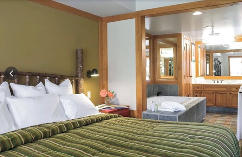 Upper Village Complejo | Beautiful Hilton Grand Vacations Club in Whistler!