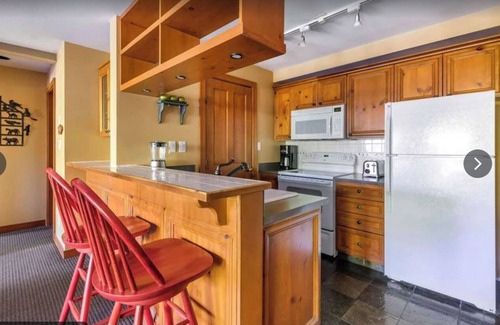 Upper Village Complejo | Beautiful Hilton Grand Vacations Club in Whistler!
