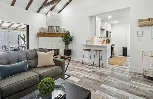 Poiciana Park II Casa | Beautiful historic pool home in Flamingo Park