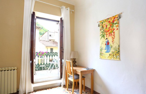 Bagni di Lucca Villa | Hermosa villa toscana, jardín, piscina, wifi. Cerca de restaurantes y servicios.