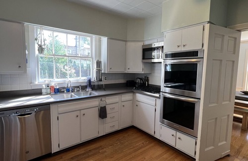 Evanston Casa | Beautiful Historic Colonial 5 bedroom