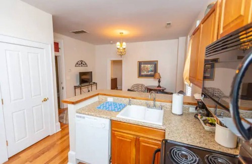 Glendale Apartamento | Beautiful Historic Glendale1/1 Suite by Park w/Parking and Wi-fi Suite # 2