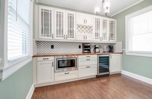 Hamilton Casa | Beautiful Historic Henry Jacoby Residence