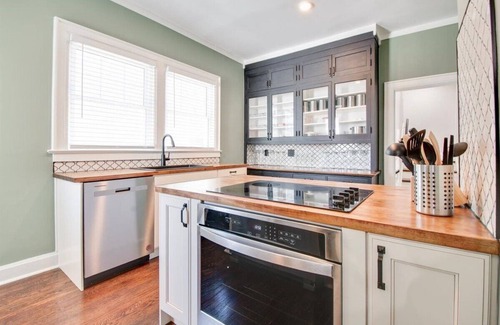 Hamilton Casa | Beautiful Historic Henry Jacoby Residence