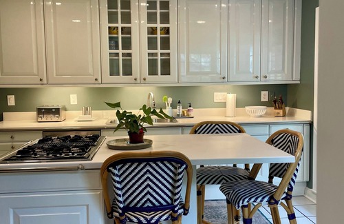 Bethesda Casa | Beautiful historic New England style home in quiet, residential neighborhood