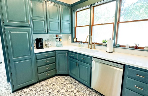 Ottawa Casa | Beautiful historical home-to bring you peace and tranquility during your stay.