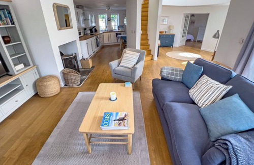 Constantine Bay Cabaña | Beautiful holiday home in Constantine Bay, short walk to the beach and golf club