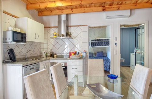 Benaojan Apartamento | Hermoso apartamento turístico "Casa Rural Nacimiento 2" con piscina, jardín, Wi-Fi y aire acondicionado