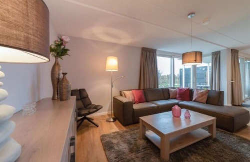 Colijnsplaat Casa | Beautiful holiday home in Colijnsplaat with garden