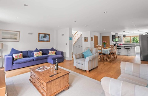 Talland Casa | Hermosa casa de vacaciones, a pocos pasos de la playa de Talland ...