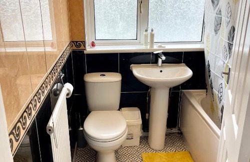 Graig Apartamento | Beautiful Holiday Home In Near Newport City Centre, Laurel Road - Can Sleeps up to 7