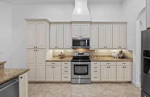 Naples Casa | BEAUTIFUL HOLIDAY MANSION, IN NAPLES FL, LOCATED ON PRISTINE GOLF COURSE!