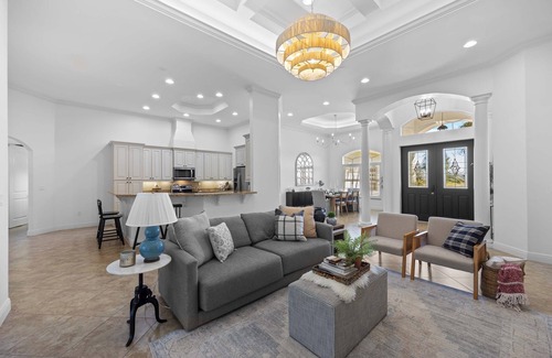 Naples Casa | BEAUTIFUL HOLIDAY MANSION, IN NAPLES FL, LOCATED ON PRISTINE GOLF COURSE!