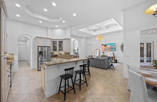 Naples Casa | BEAUTIFUL HOLIDAY MANSION, IN NAPLES FL, LOCATED ON PRISTINE GOLF COURSE!
