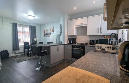 Bagillt Casa | Beautiful Holiday Retreat Gym and Jacuzzi, Sauna