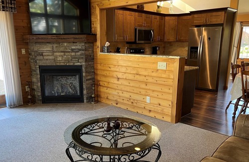 Faribault Casa | Beautiful home 1 minute from Shattuck St. Mary's school!