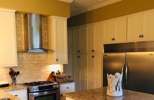 Dadeville Casa | Hermosa casa 3HAB / 2. 5B en silencio silencioso. Excelente ubicación para los juegos de Auburn.